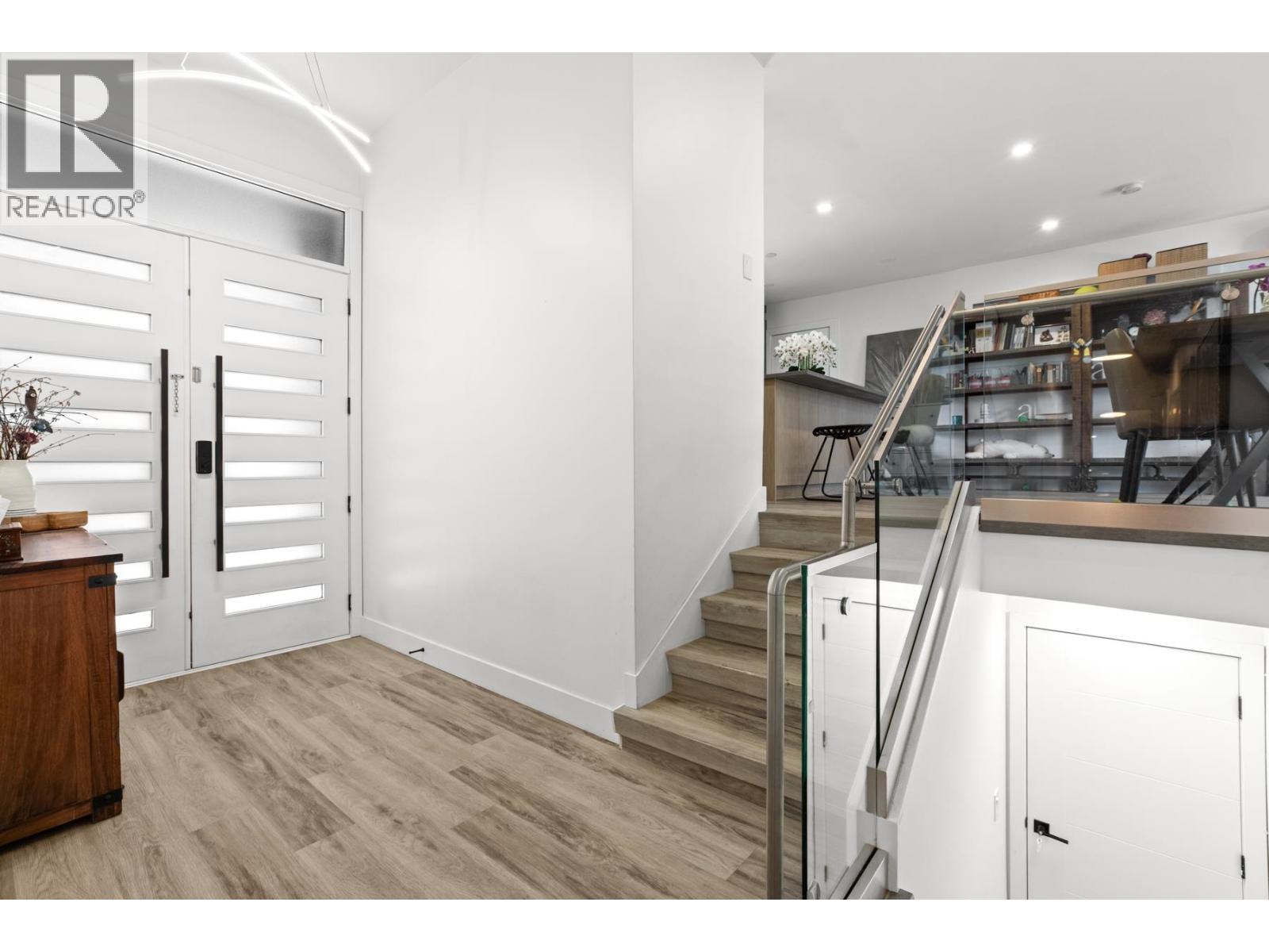 104 BONNYMUIR DRIVE West Vancouver British Columbia Canada V7S1L2 3