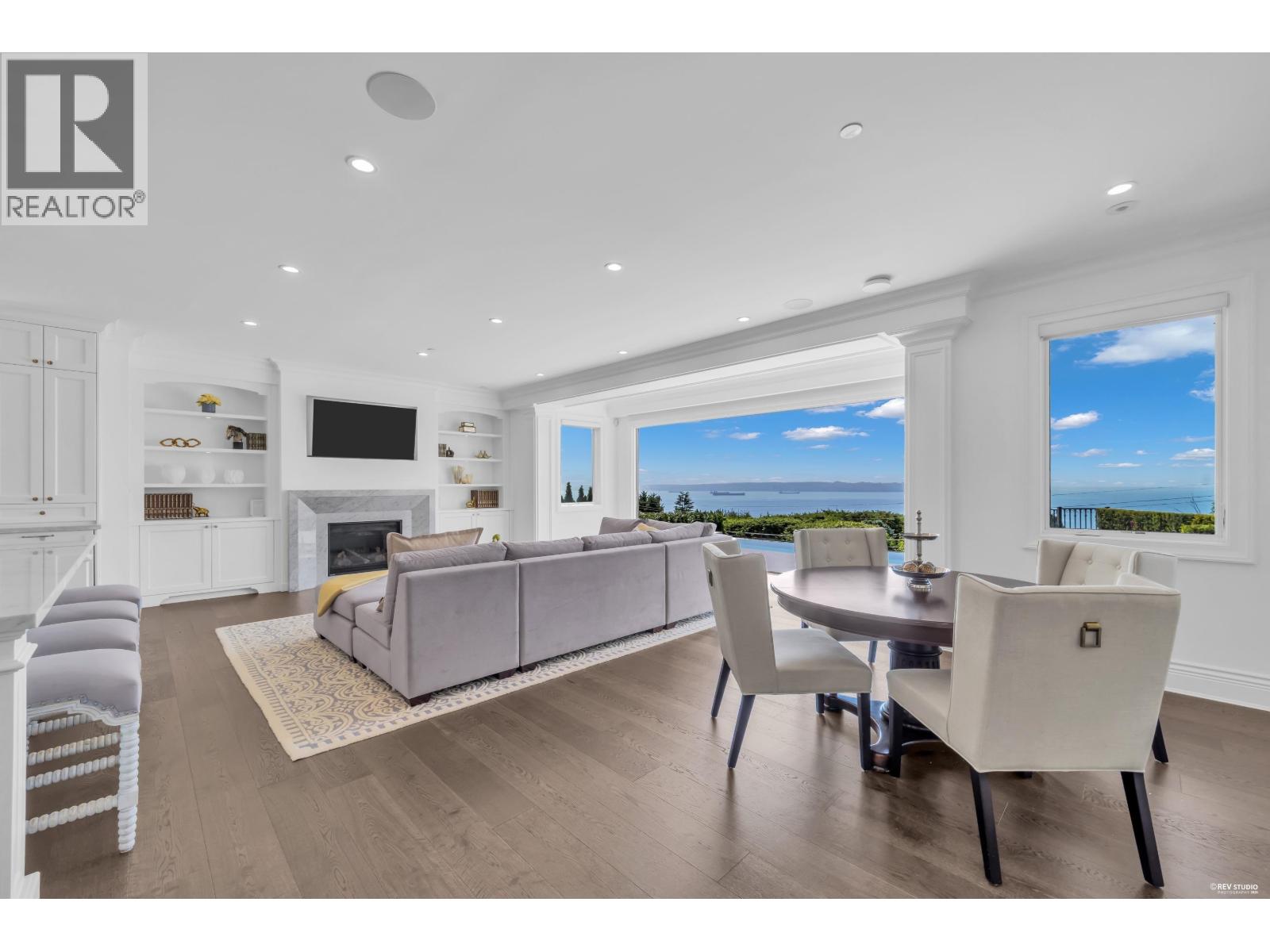 4135 Burkehill Place, West Vancouver, British Columbia  V7V 3M8 - Photo 4 - R3158210