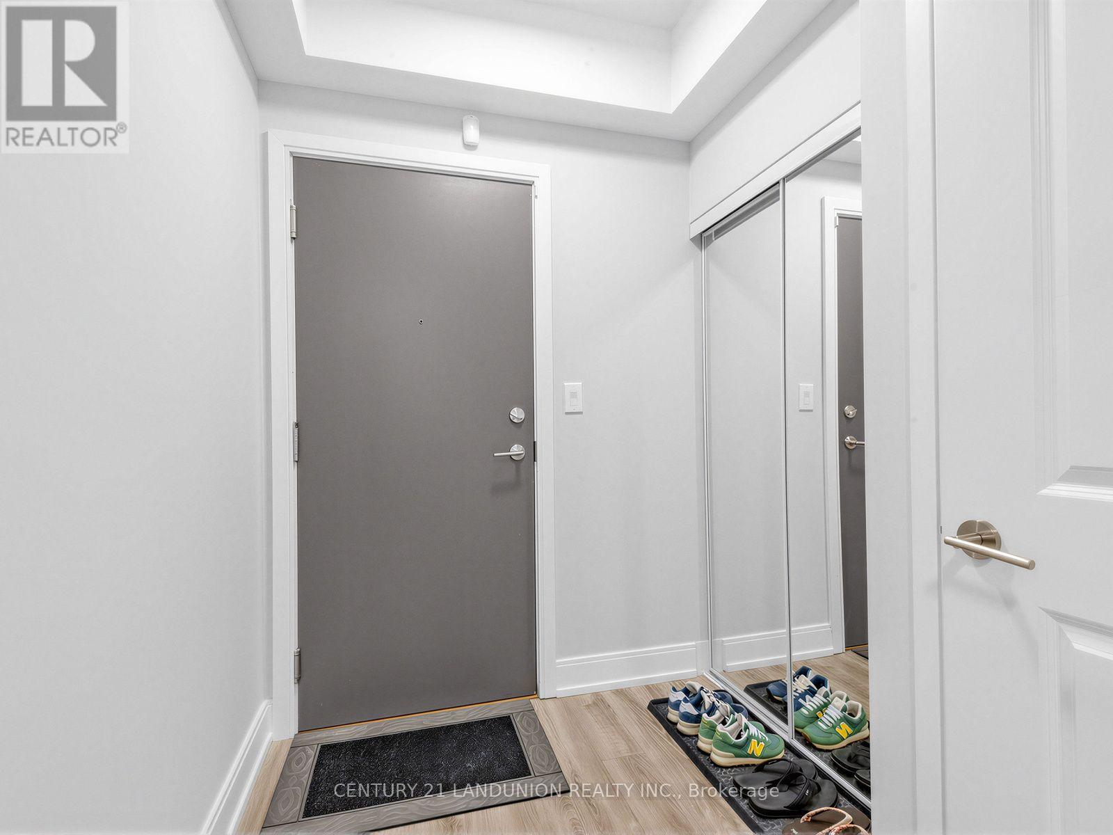 311b - 9600 Yonge Street, Richmond Hill, Ontario  L4C 0X3 - Photo 3 - N13705228