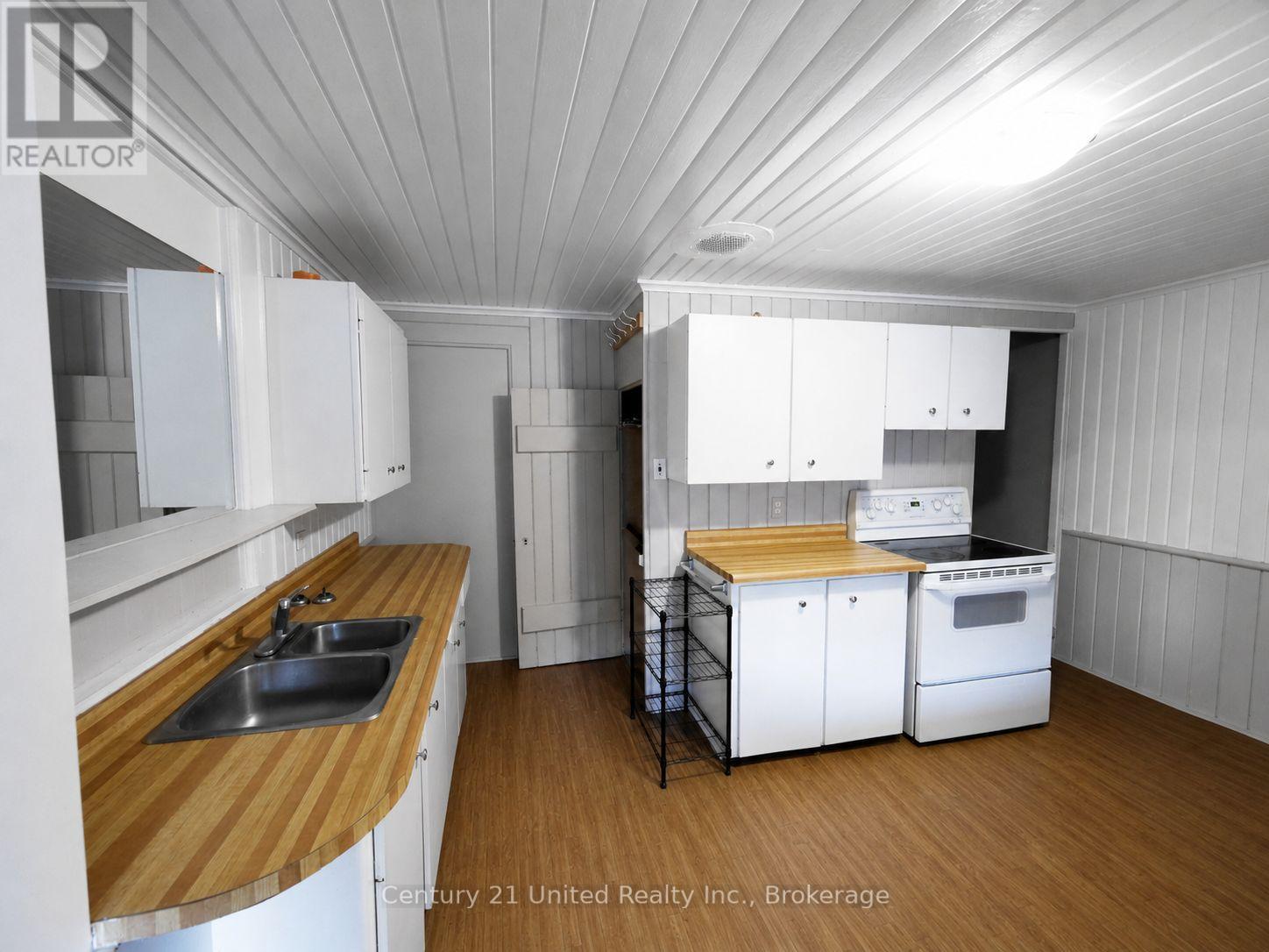 375a Queen Street, Peterborough, Ontario  K9H 3J7 - Photo 2 - X13705698