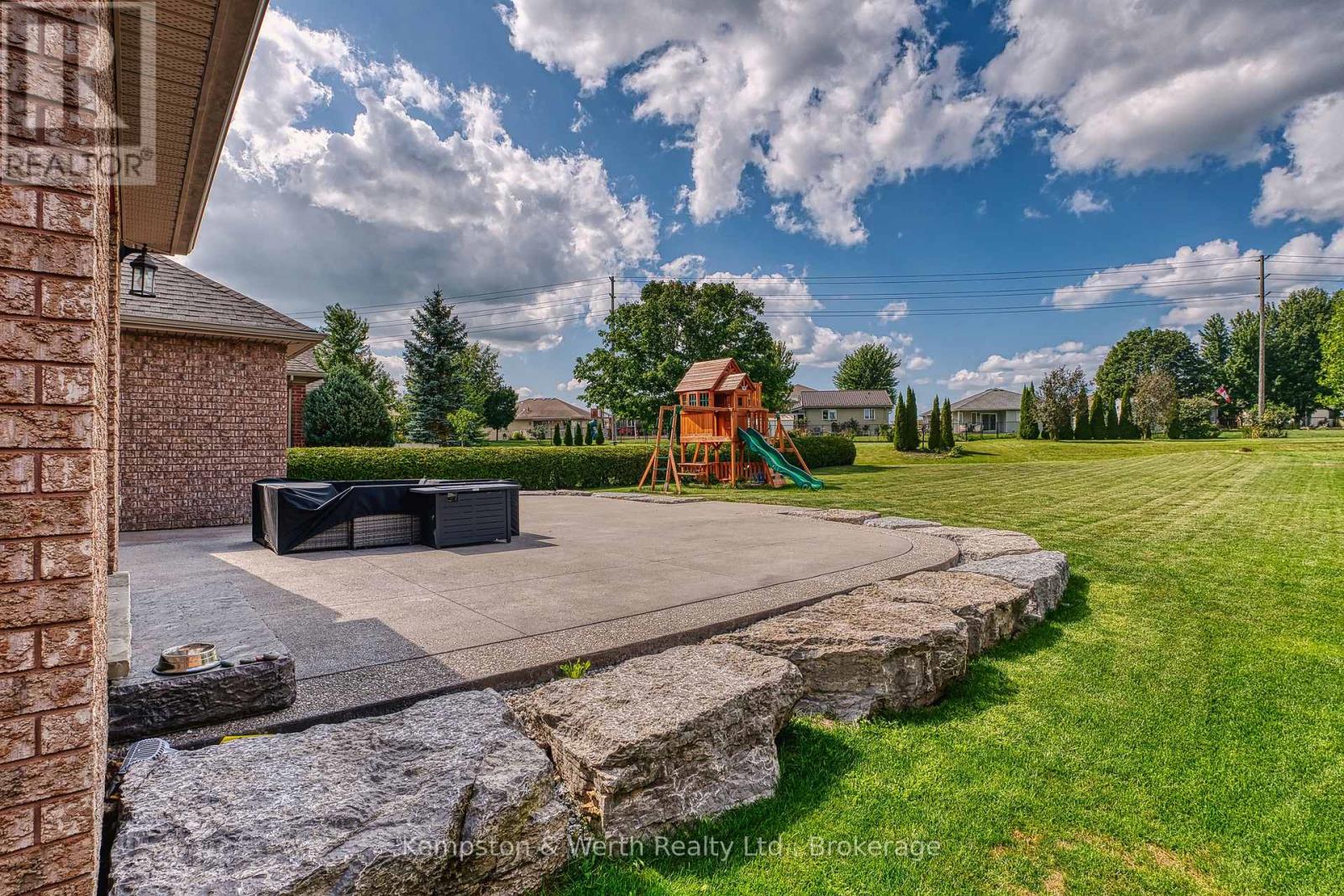 635 Riverview Drive, North Perth, Ontario  N4W 3T7 - Photo 34 - X13707430