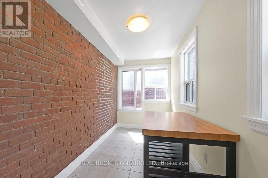 2 - 12 Foxbar Road, Toronto, Ontario  M4V 2G6 - Photo 11 - C13707502
