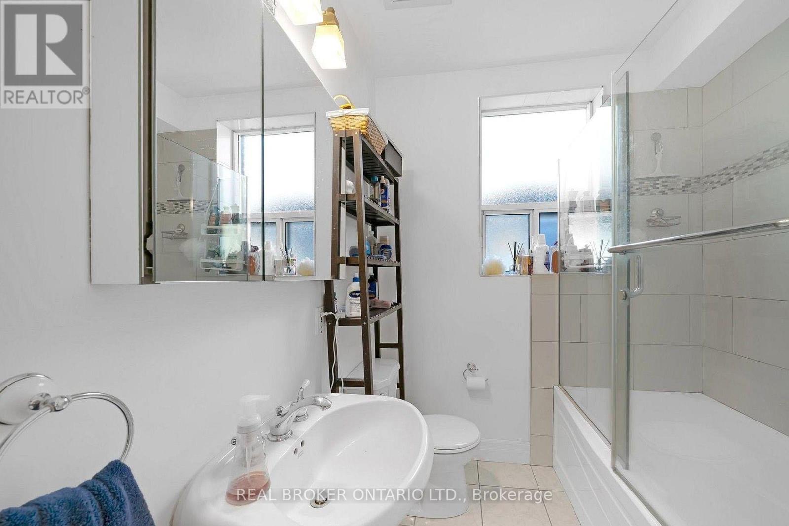 2 - 12 Foxbar Road, Toronto, Ontario  M4V 2G6 - Photo 13 - C13707502