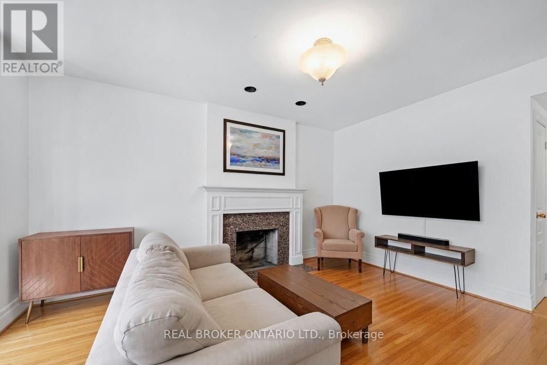 2 - 12 Foxbar Road, Toronto, Ontario  M4V 2G6 - Photo 5 - C13707502
