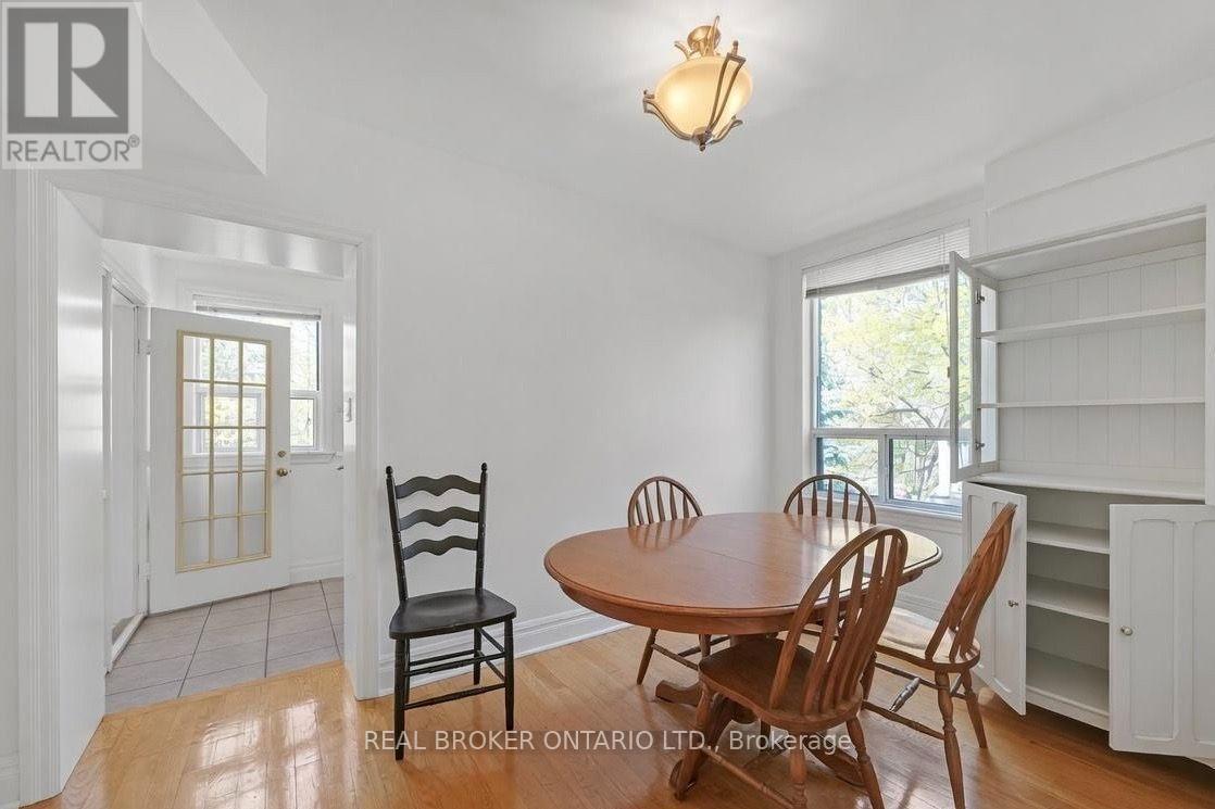 2 - 12 Foxbar Road, Toronto, Ontario  M4V 2G6 - Photo 7 - C13707502