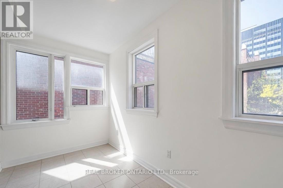 2 - 12 Foxbar Road, Toronto, Ontario  M4V 2G6 - Photo 9 - C13707502