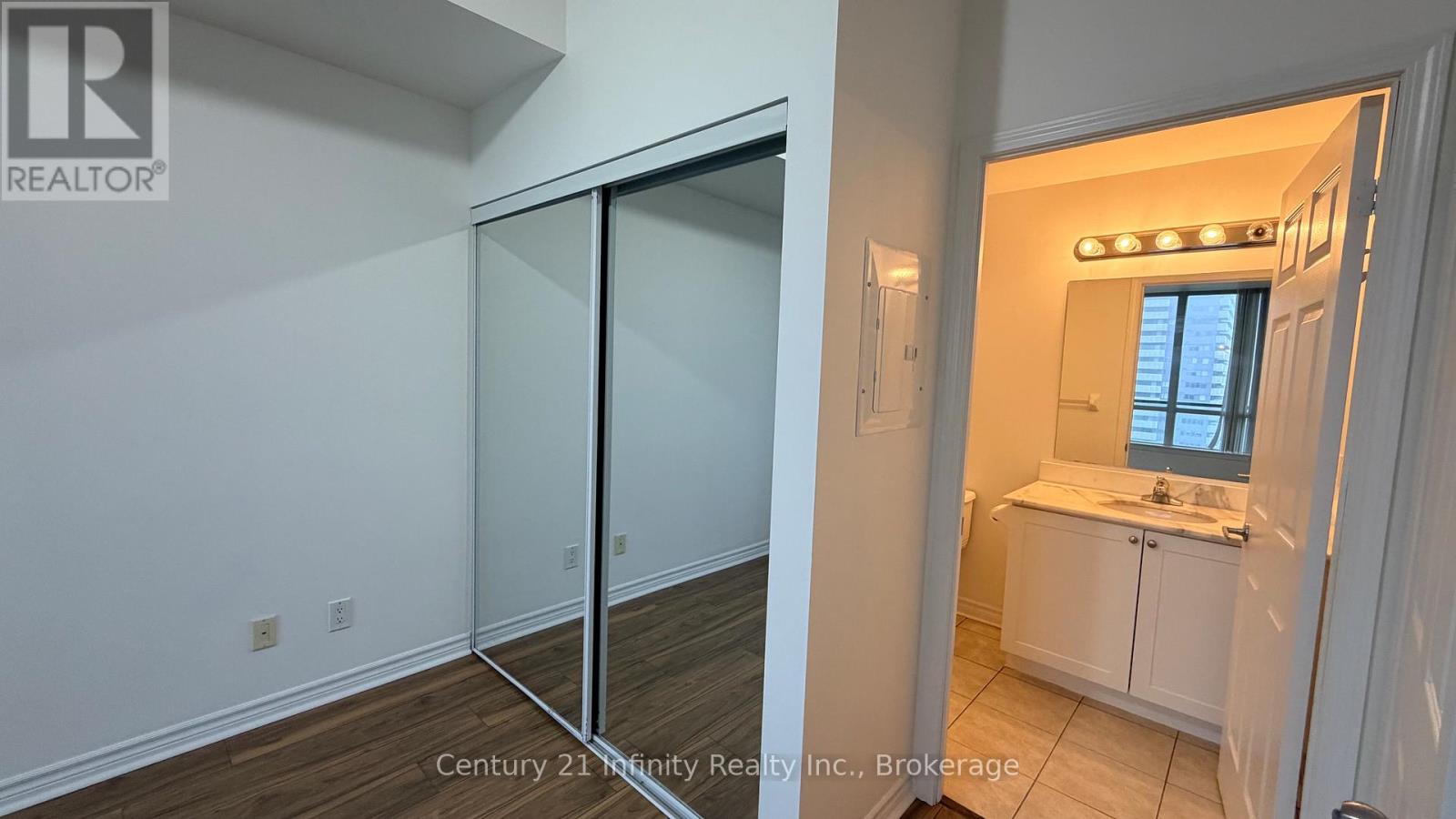 1911 - 388 Prince Of Wales Drive, Mississauga, Ontario  L5B 0A1 - Photo 13 - W13707404