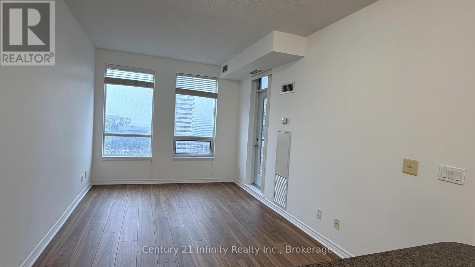 1911 - 388 Prince Of Wales Drive, Mississauga, Ontario  L5B 0A1 - Photo 6 - W13707404