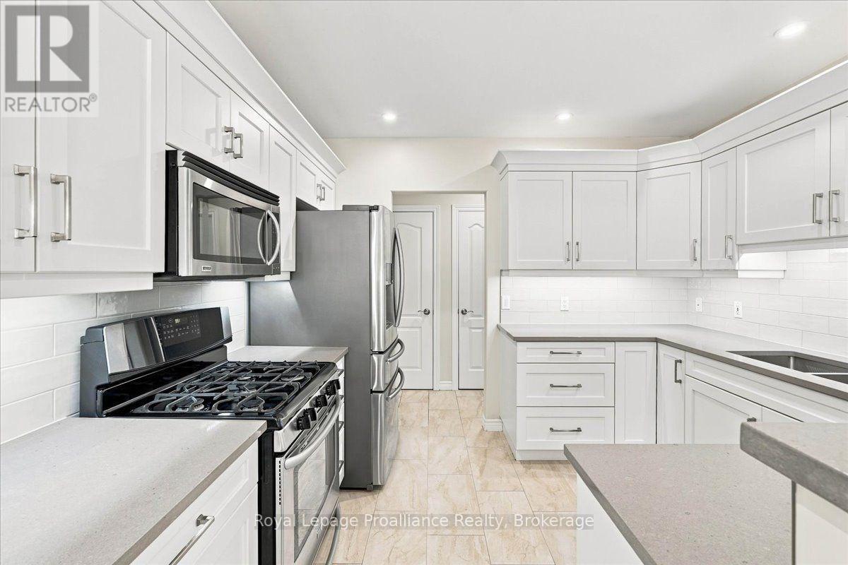 30 - 35 Heartwood Drive, Belleville, Ontario  K8P 5M2 - Photo 11 - X13707374