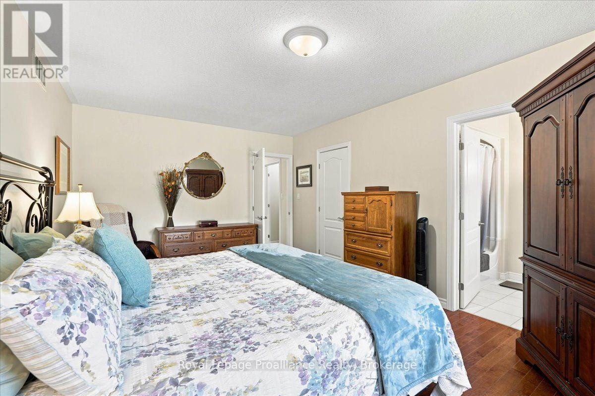 30 - 35 Heartwood Drive, Belleville, Ontario  K8P 5M2 - Photo 17 - X13707374