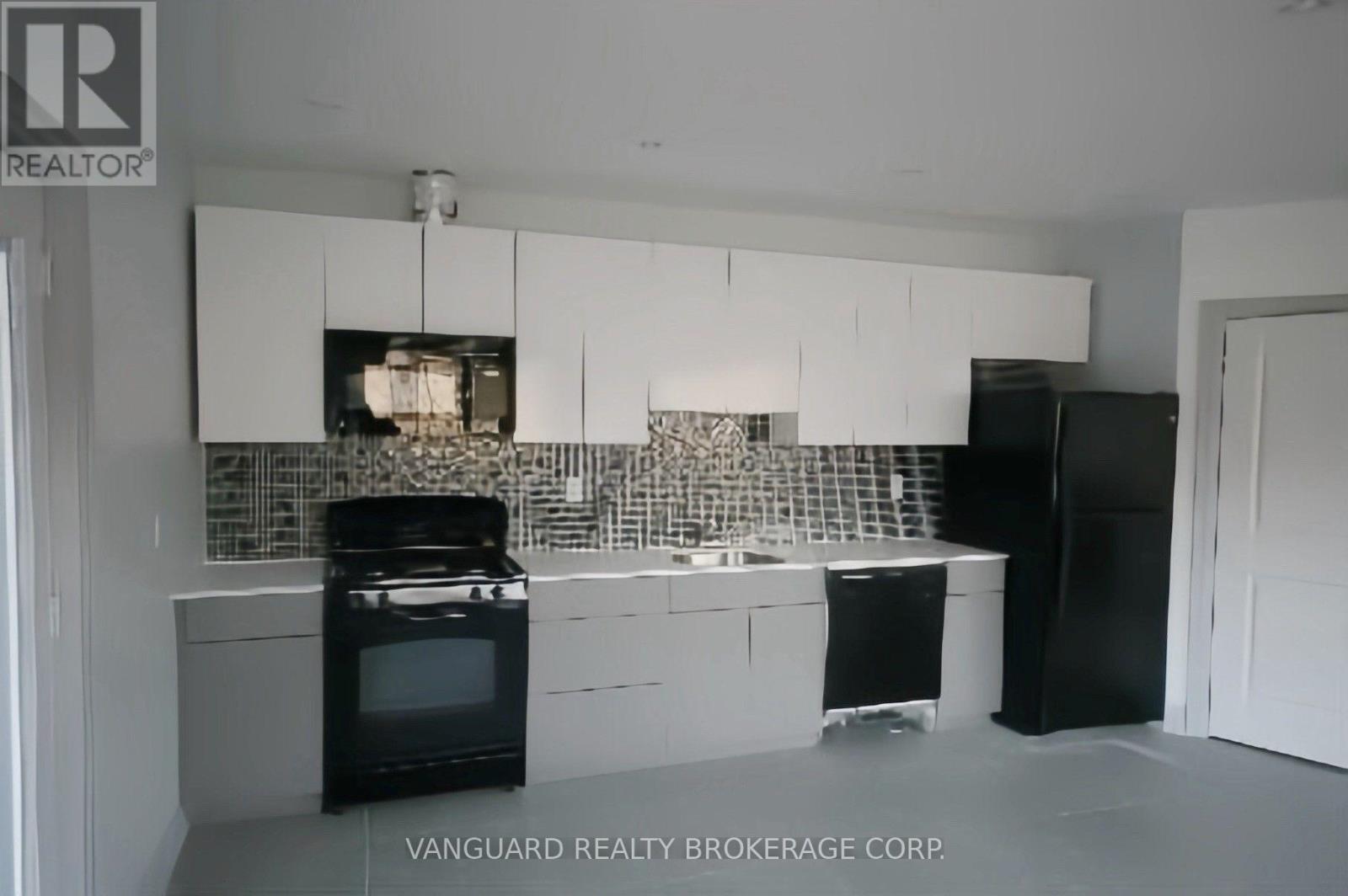 347 & 349 Jones Avenue, Toronto, Ontario  M4J 3G4 - Photo 4 - E13707398