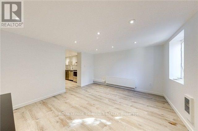 Lower - 22 Curzon Street, Toronto, Ontario M4M 3B4 - Photo 12 - E13707414