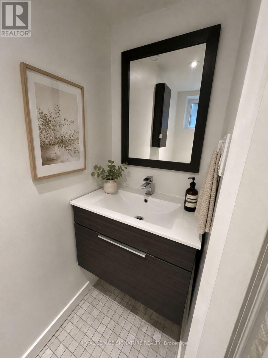 Lower - 22 Curzon Street, Toronto, Ontario M4M 3B4 - Photo 5 - E13707414