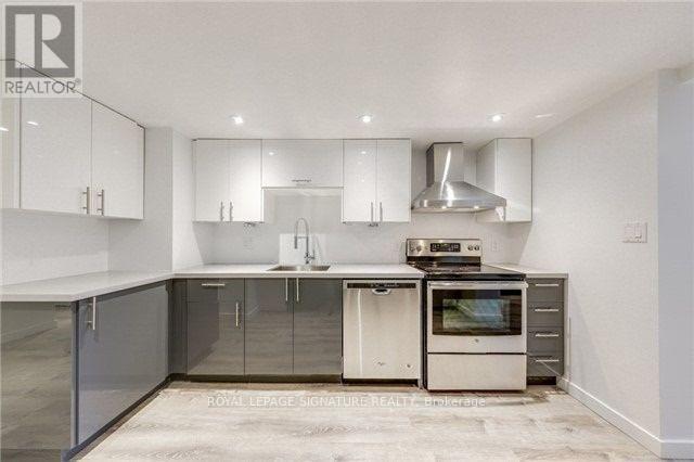 Lower - 22 Curzon Street, Toronto, Ontario M4M 3B4 - Photo 8 - E13707414