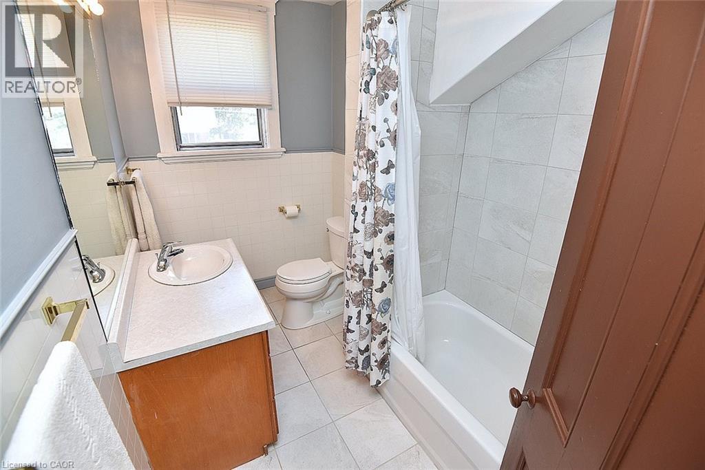 70 Ray Street S, Hamilton, Ontario  L8P 3V6 - Photo 30 - 40843656
