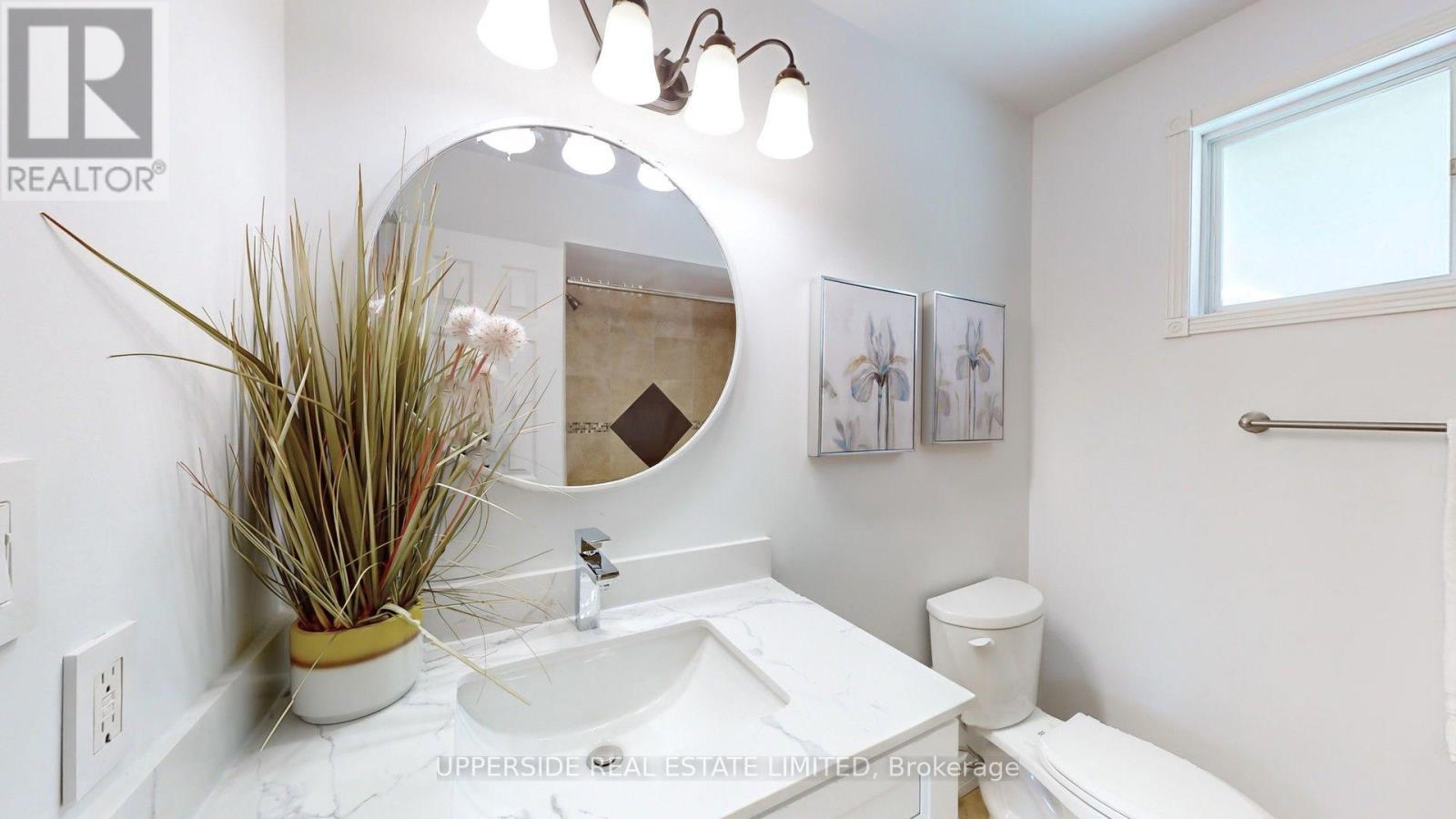 1055 Easthill Court, Newmarket, Ontario L3Y 5V4 - Photo 4 - N13707322