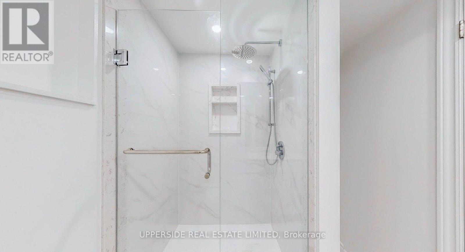 1055 Easthill Court, Newmarket, Ontario L3Y 5V4 - Photo 8 - N13707322