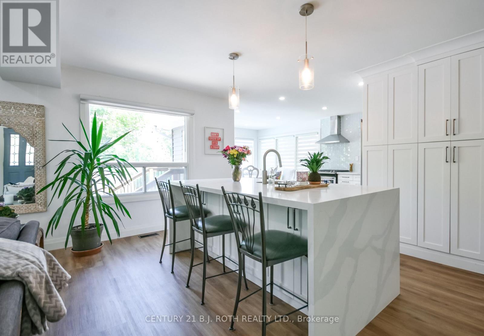 7 Wesley Street, Barrie, Ontario L4N 2A4 - Photo 21 - S13707316