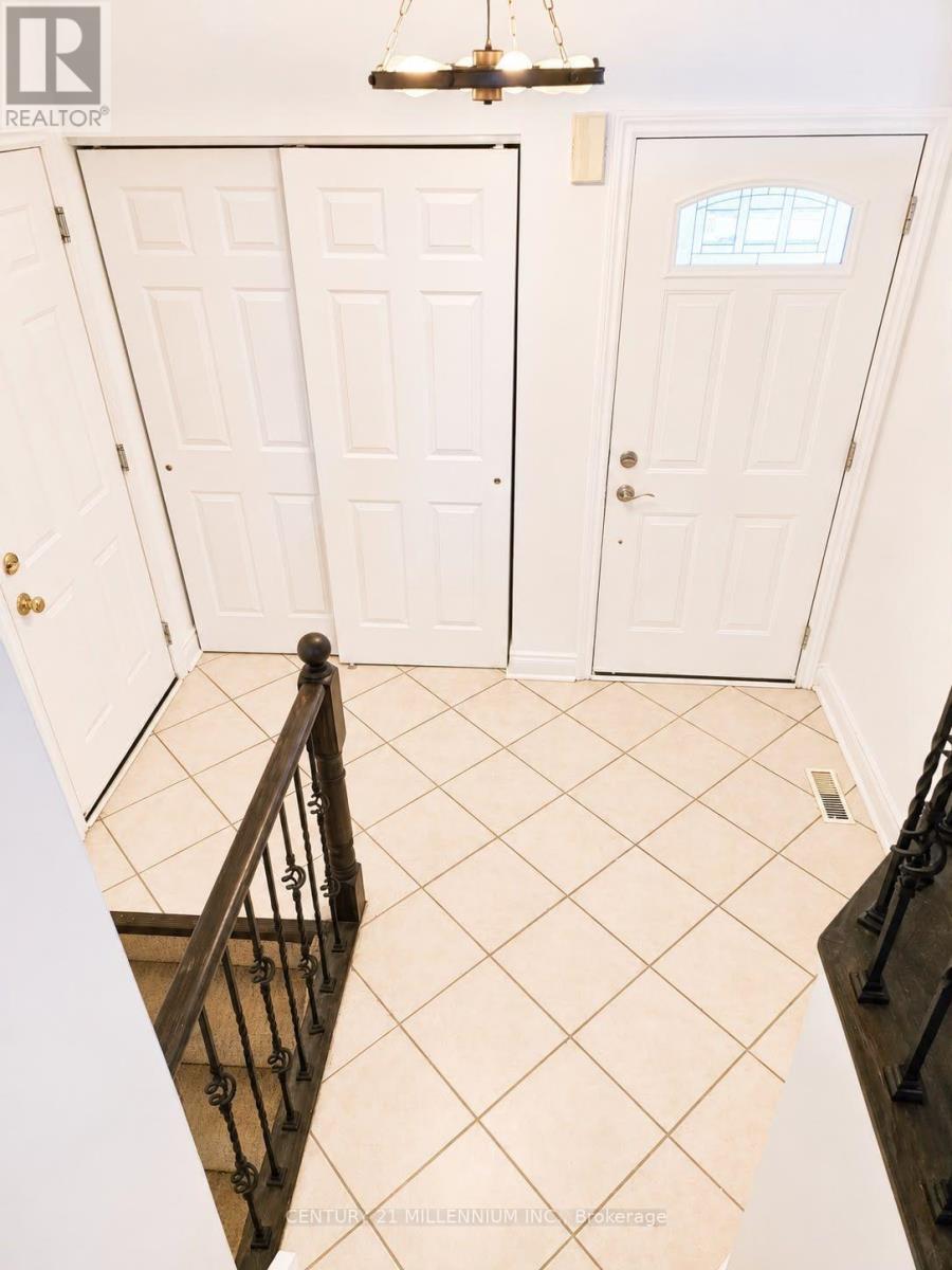 89 Masters Drive, Barrie, Ontario  L4M 6W8 - Photo 2 - S13706766