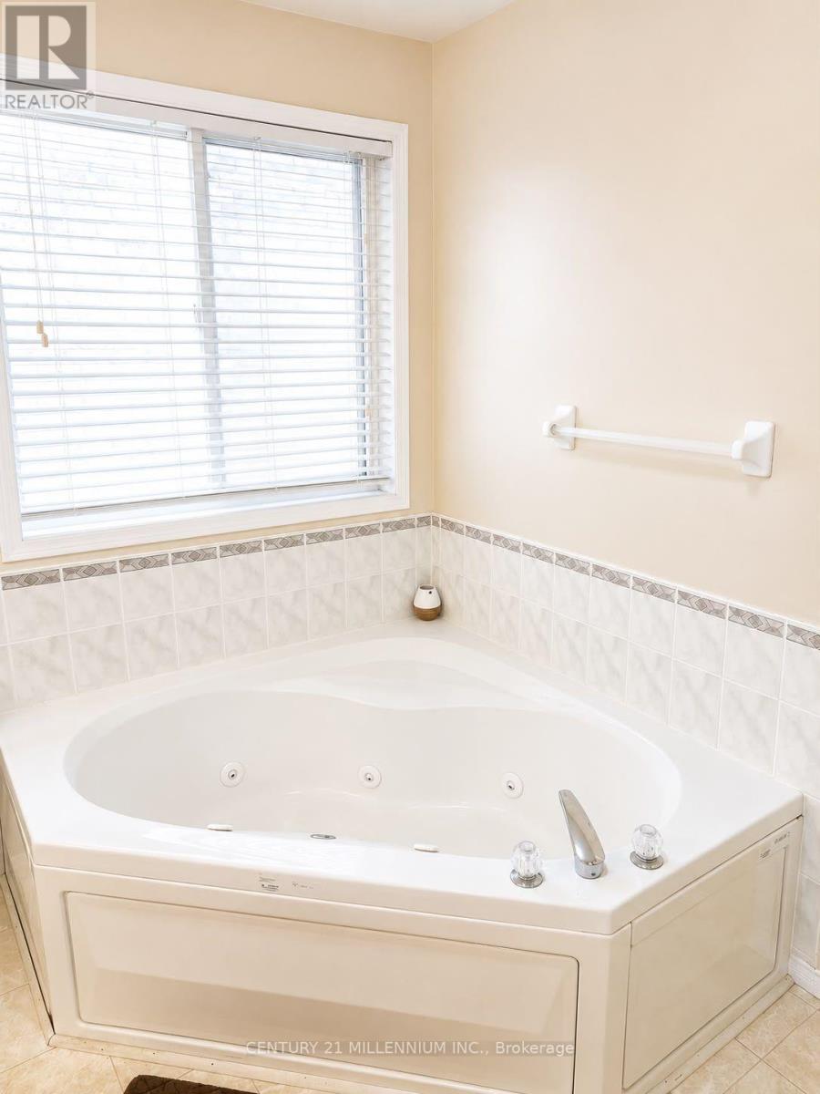 89 Masters Drive, Barrie, Ontario  L4M 6W8 - Photo 12 - S13706766