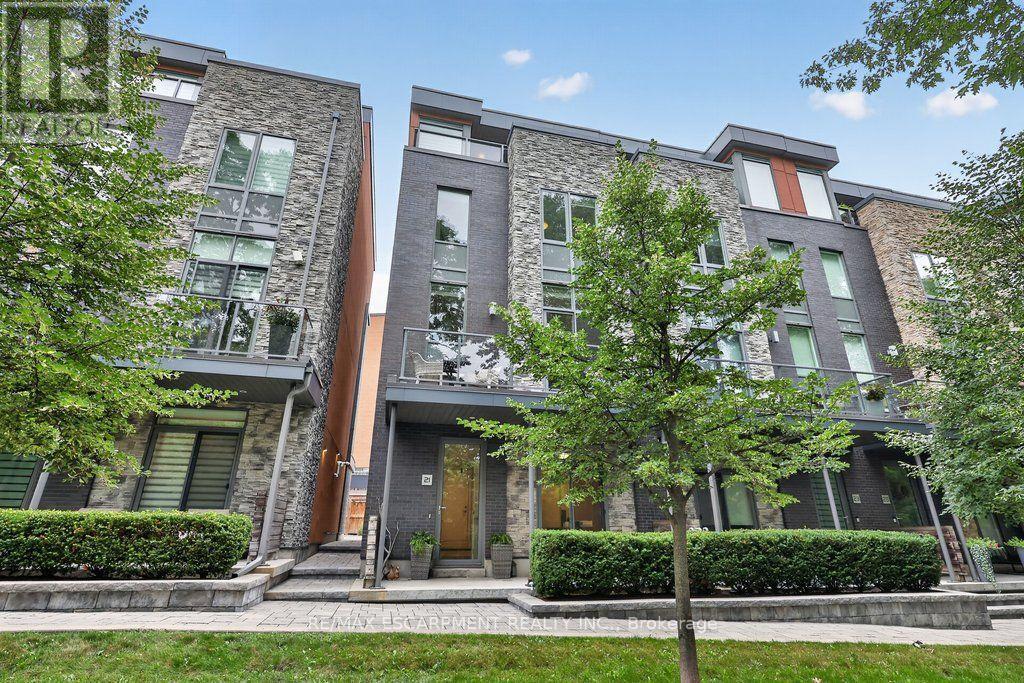 21 GODFREYS LANE, Mississauga, Ontario