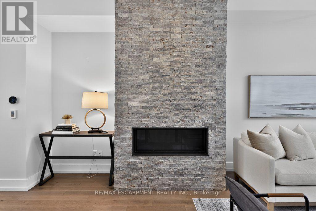 21 Godfreys Lane, Mississauga, Ontario  L5H 2T1 - Photo 10 - W13707246