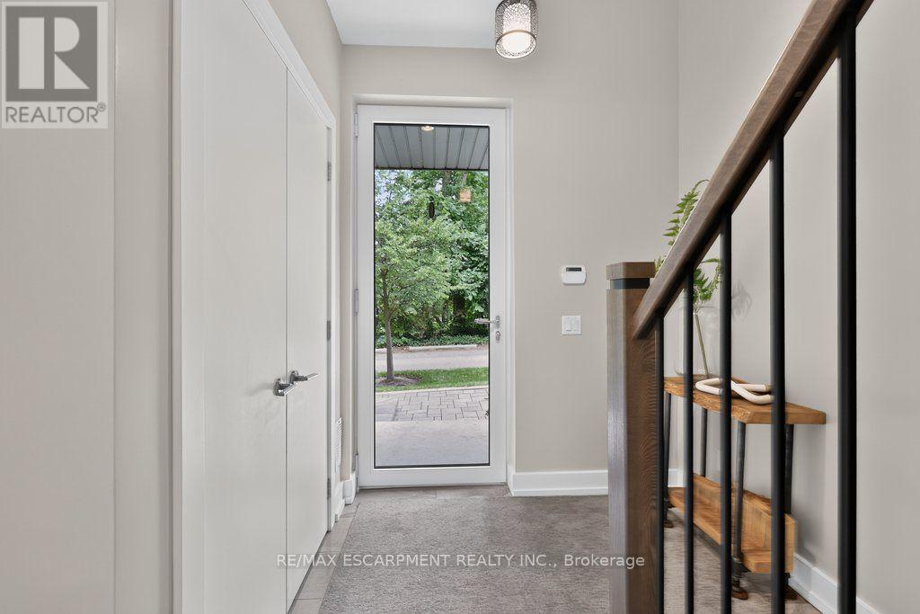 21 Godfreys Lane, Mississauga, Ontario  L5H 2T1 - Photo 4 - W13707246
