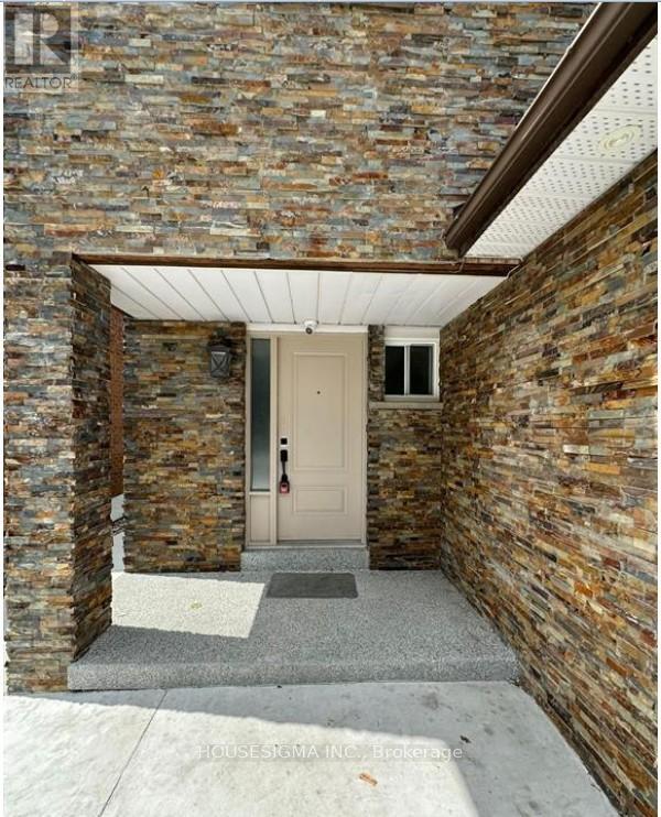 1 - 659 Roselaire Trail, Mississauga, Ontario  L5R 3C6 - Photo 3 - W13707288
