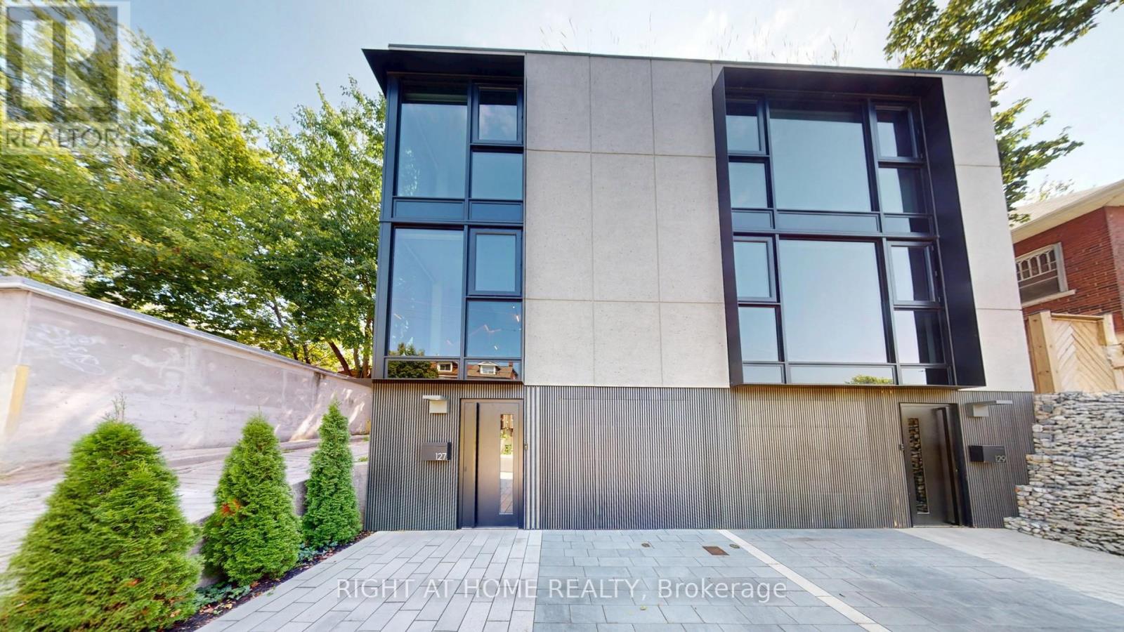 127 GLENLAKE AVENUE, Toronto, Ontario