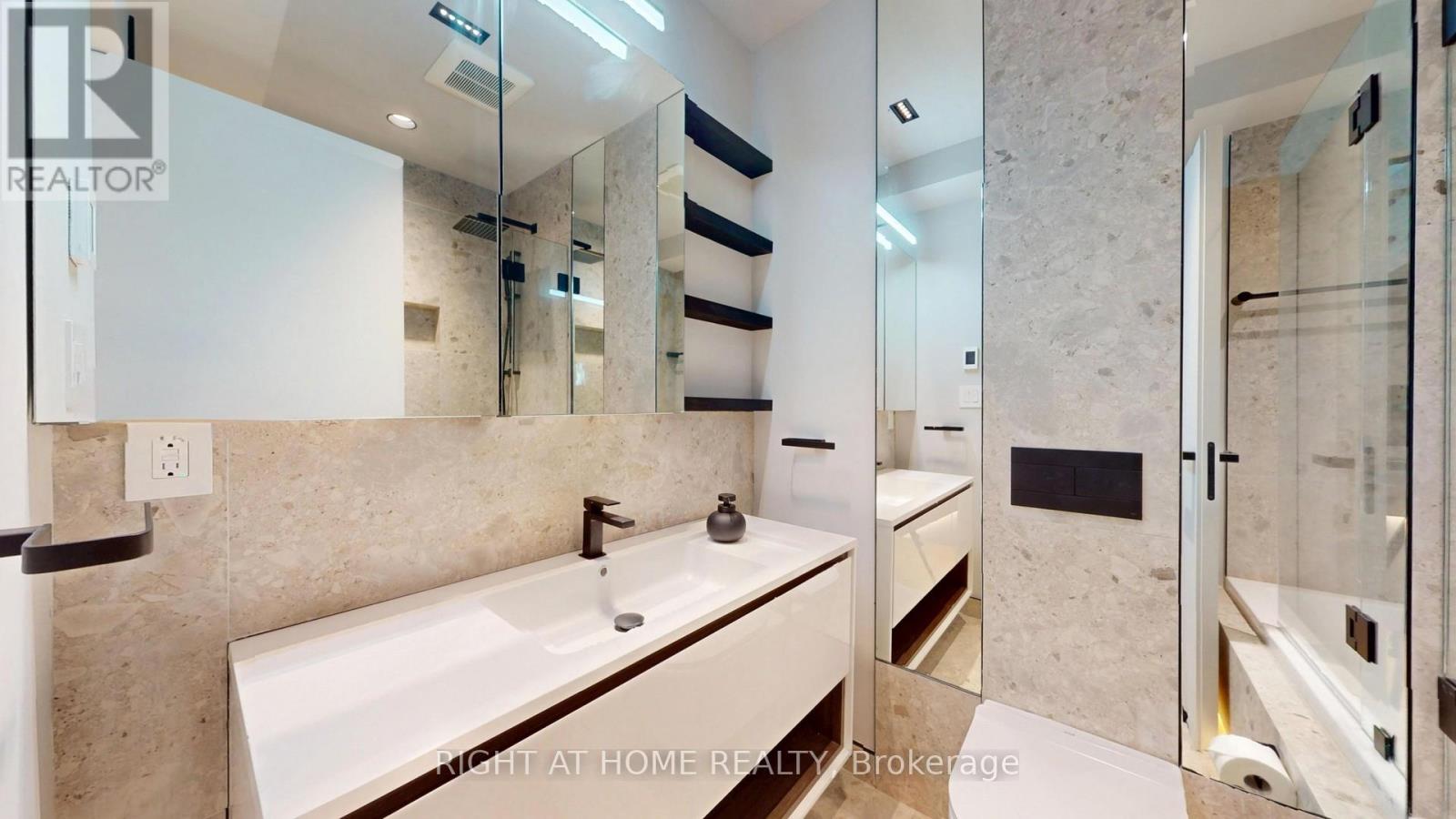 127 Glenlake Avenue, Toronto, Ontario  M6P 1E6 - Photo 10 - W13707346