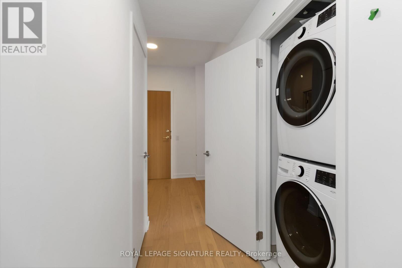 2004 - 395 Square One Drive, Mississauga, Ontario  L5B 0P6 - Photo 18 - W13707426