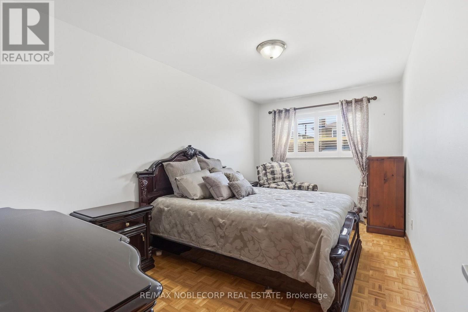 131 Yatescastle Drive, Toronto, Ontario  M3L 2L4 - Photo 14 - W13707444