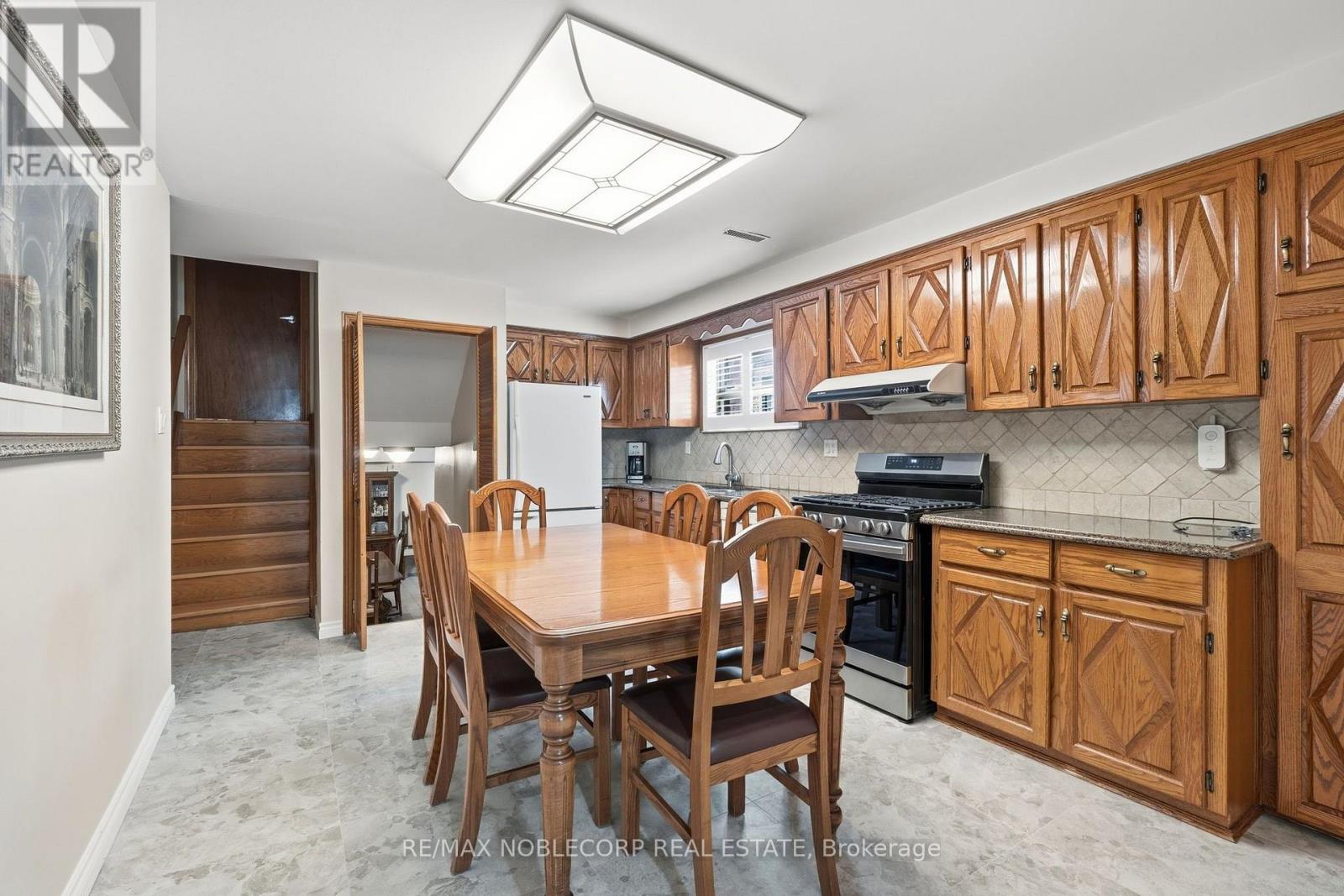 131 Yatescastle Drive, Toronto, Ontario  M3L 2L4 - Photo 21 - W13707444