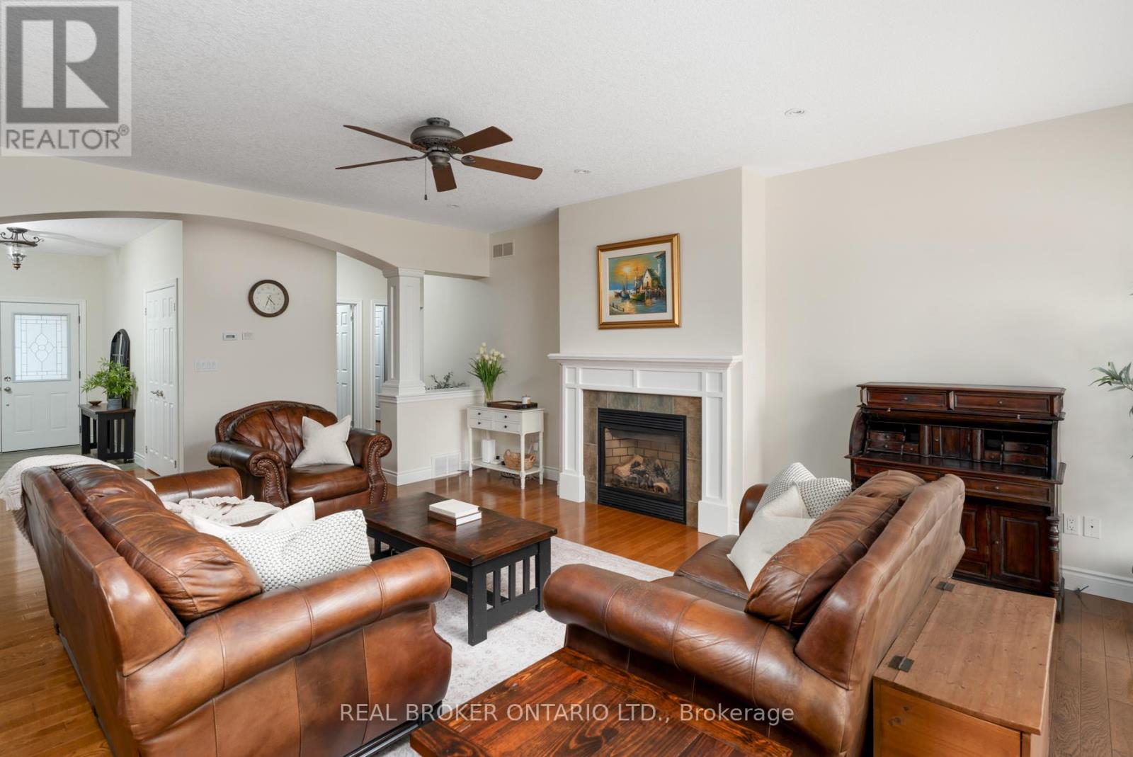 9 Allison Court, Halton Hills, Ontario  L7G 4S4 - Photo 8 - W13707456