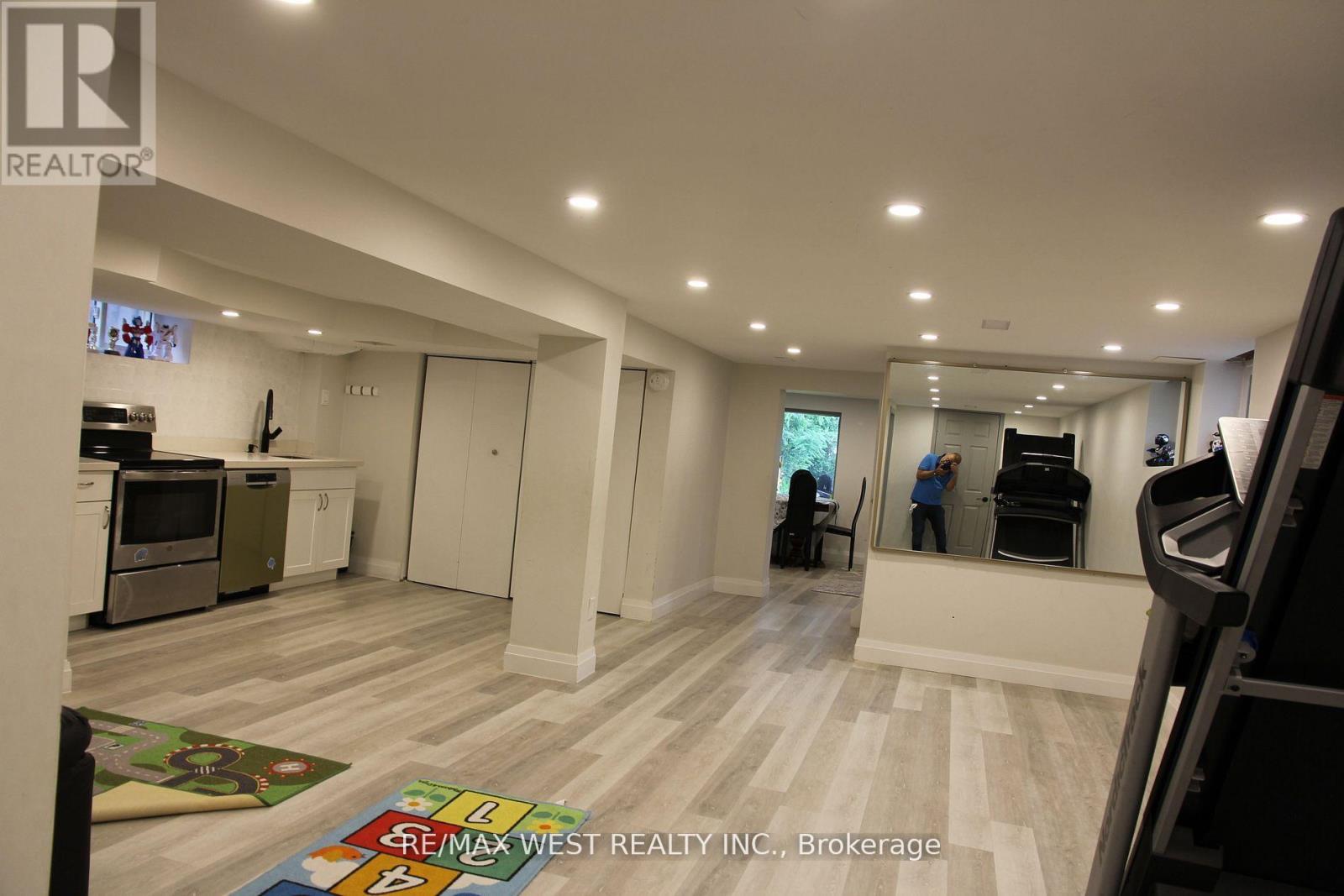 Basement - 81 Freemont Avenue, Toronto, Ontario  M9P 2W7 - Photo 10 - W13707458