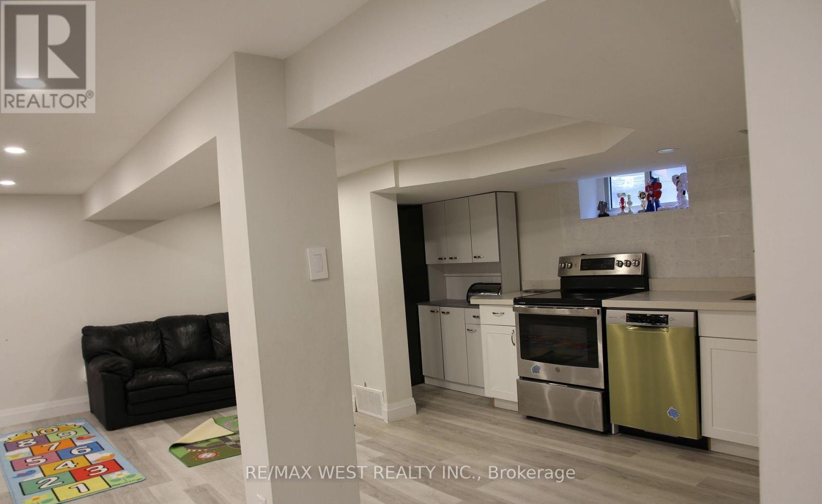 Basement - 81 Freemont Avenue, Toronto, Ontario  M9P 2W7 - Photo 9 - W13707458