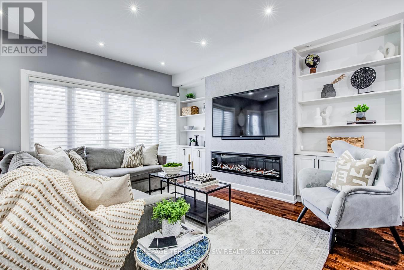 888 FOURTH STREET, Mississauga, Ontario