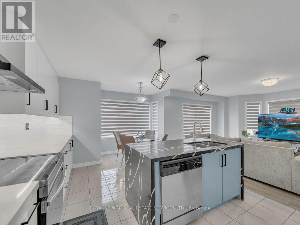 61 Rockbrook Trail, Brampton, Ontario  L7A 4H9 - Photo 11 - W13707468