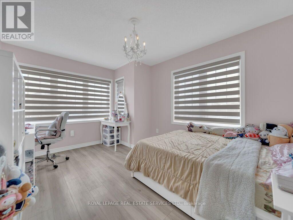 61 Rockbrook Trail, Brampton, Ontario  L7A 4H9 - Photo 23 - W13707468