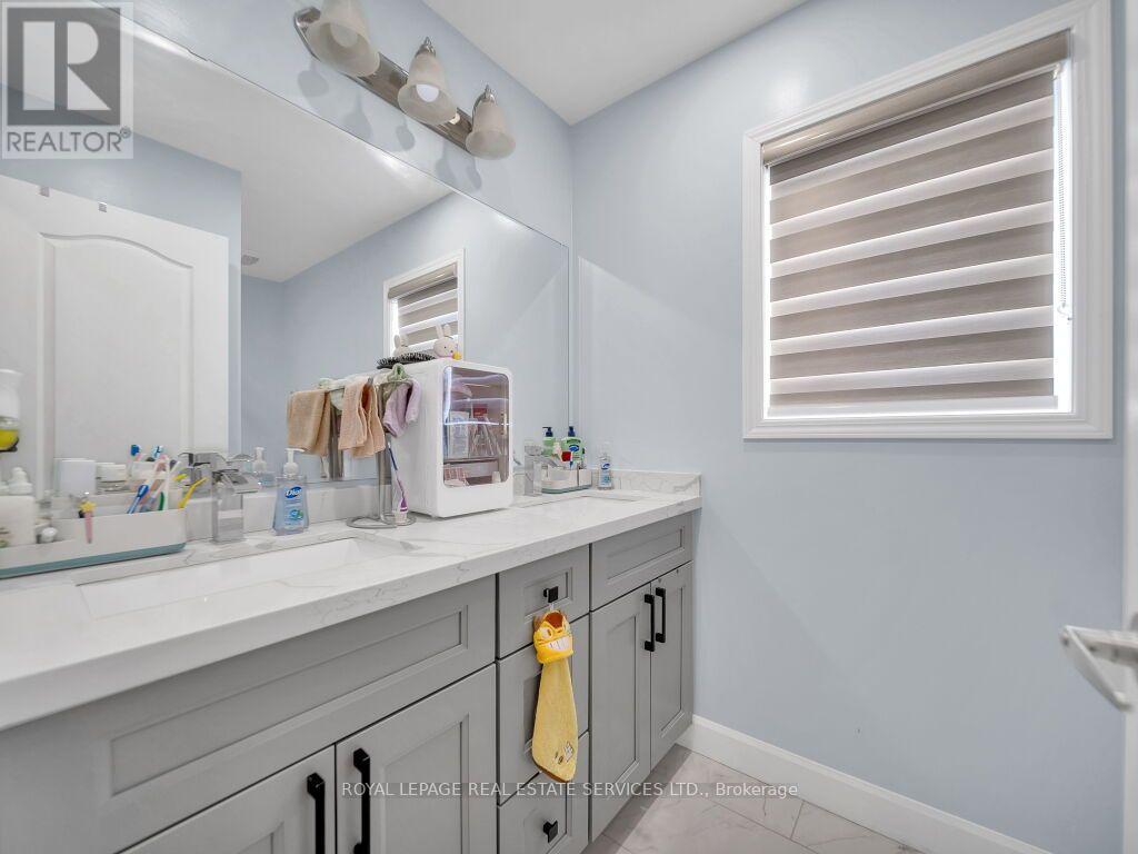 61 Rockbrook Trail, Brampton, Ontario  L7A 4H9 - Photo 29 - W13707468