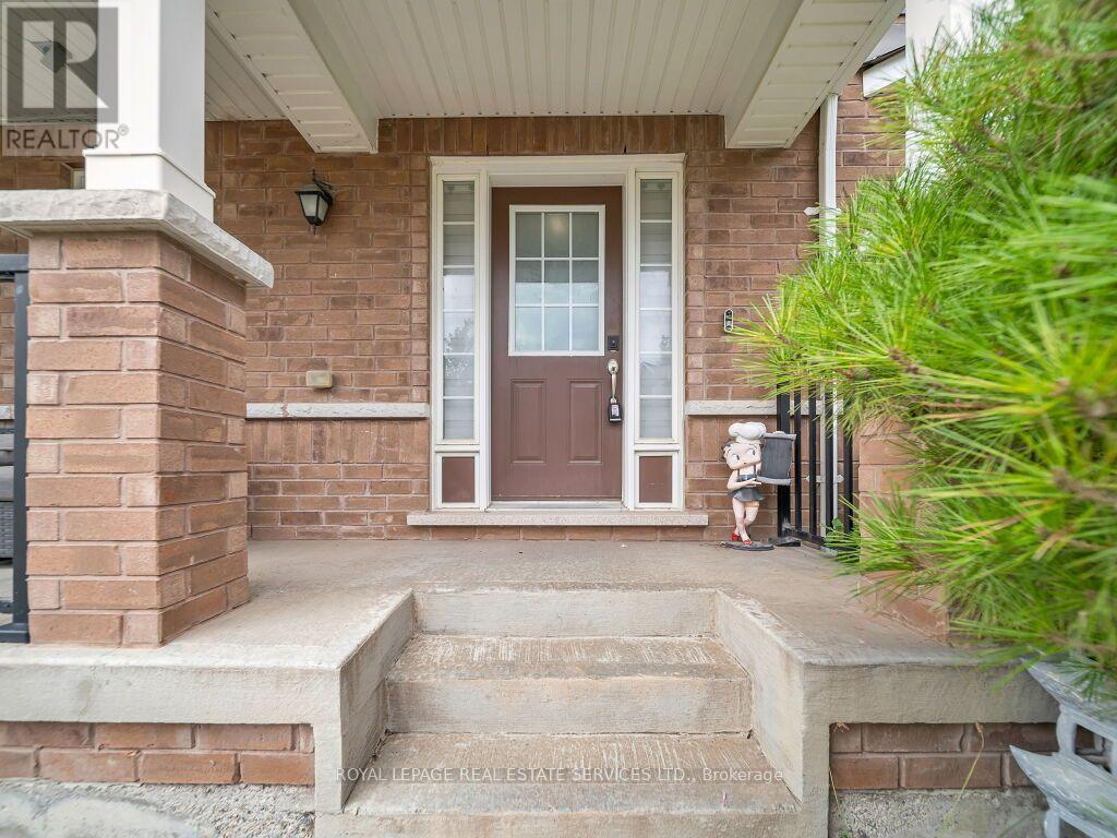 61 Rockbrook Trail, Brampton, Ontario  L7A 4H9 - Photo 5 - W13707468