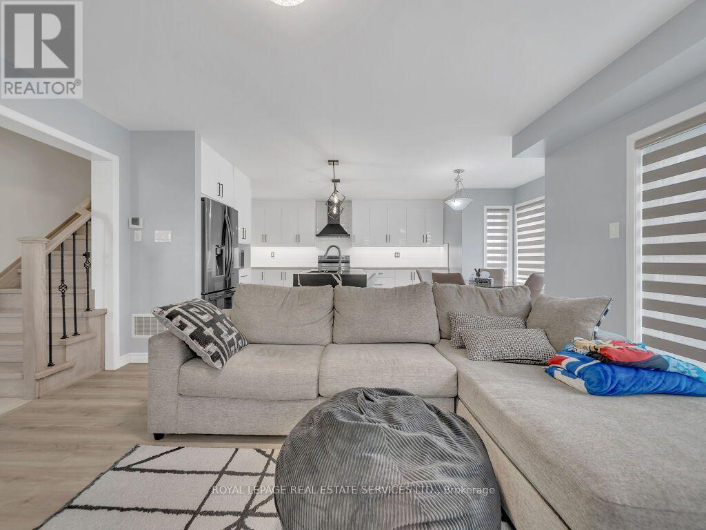 61 Rockbrook Trail, Brampton, Ontario  L7A 4H9 - Photo 8 - W13707468