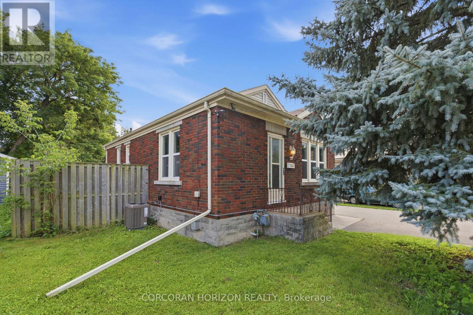 111 Elliott Street, Cambridge, Ontario  N1R 2J9 - Photo 3 - X13707356