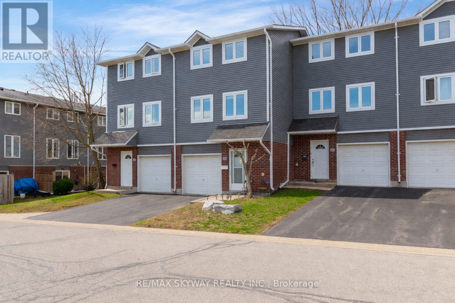 B - 56 Harris Avenue, Brantford, Ontario  N3R 2E9 - Photo 2 - X13707450