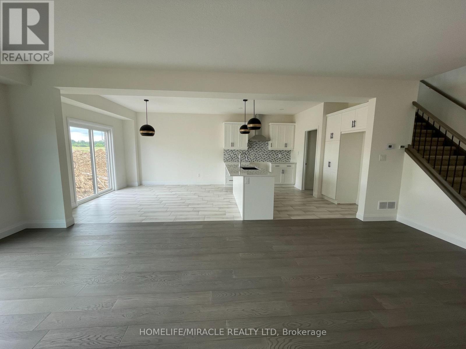 167 Byers Street, London South, Ontario  N6L 0J2 - Photo 2 - X13707500