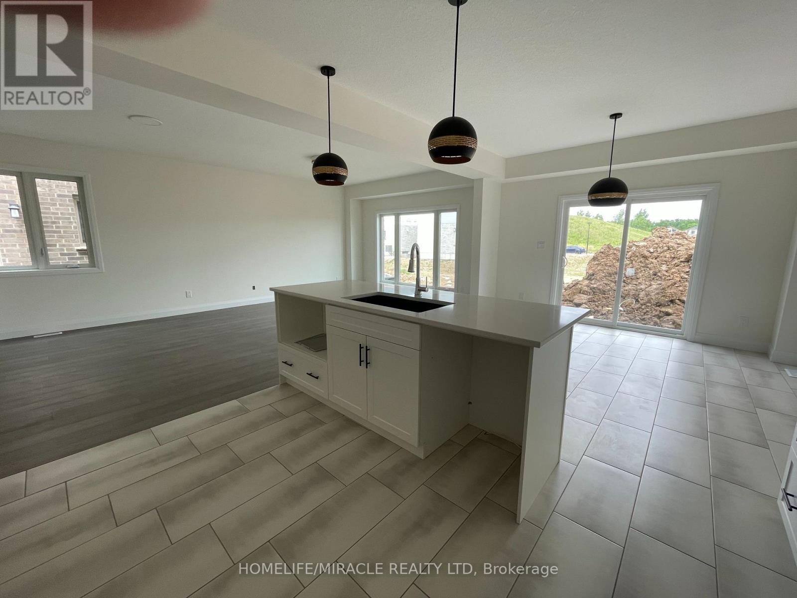 167 Byers Street, London South, Ontario  N6L 0J2 - Photo 3 - X13707500