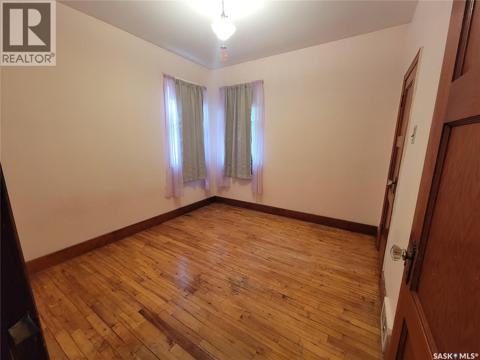 106 Railway Avenue E, Neilburg, Saskatchewan  S0M 2C0 - Photo 14 - SK046467