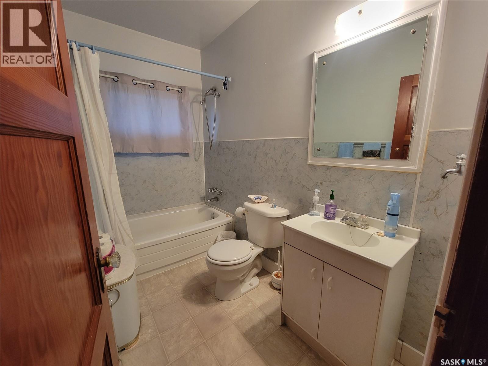 106 Railway Avenue E, Neilburg, Saskatchewan  S0M 2C0 - Photo 20 - SK046467