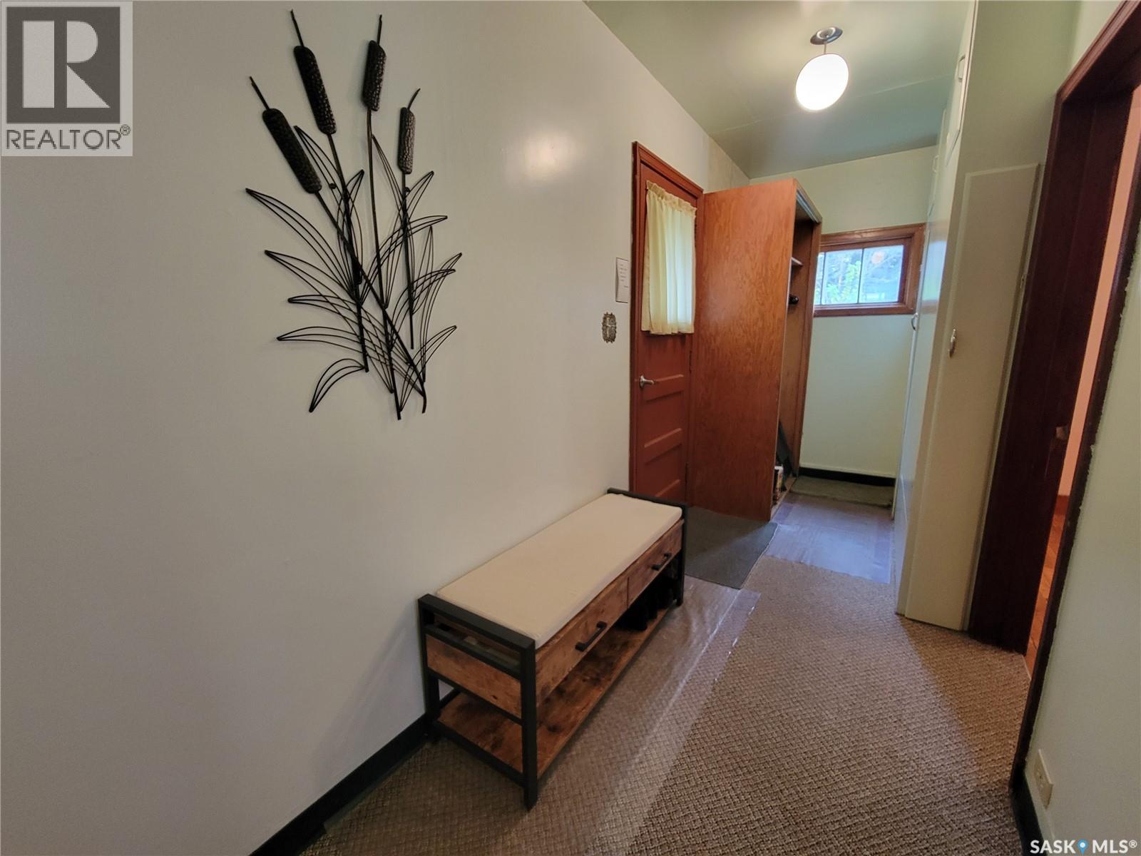 106 Railway Avenue E, Neilburg, Saskatchewan  S0M 2C0 - Photo 5 - SK046467