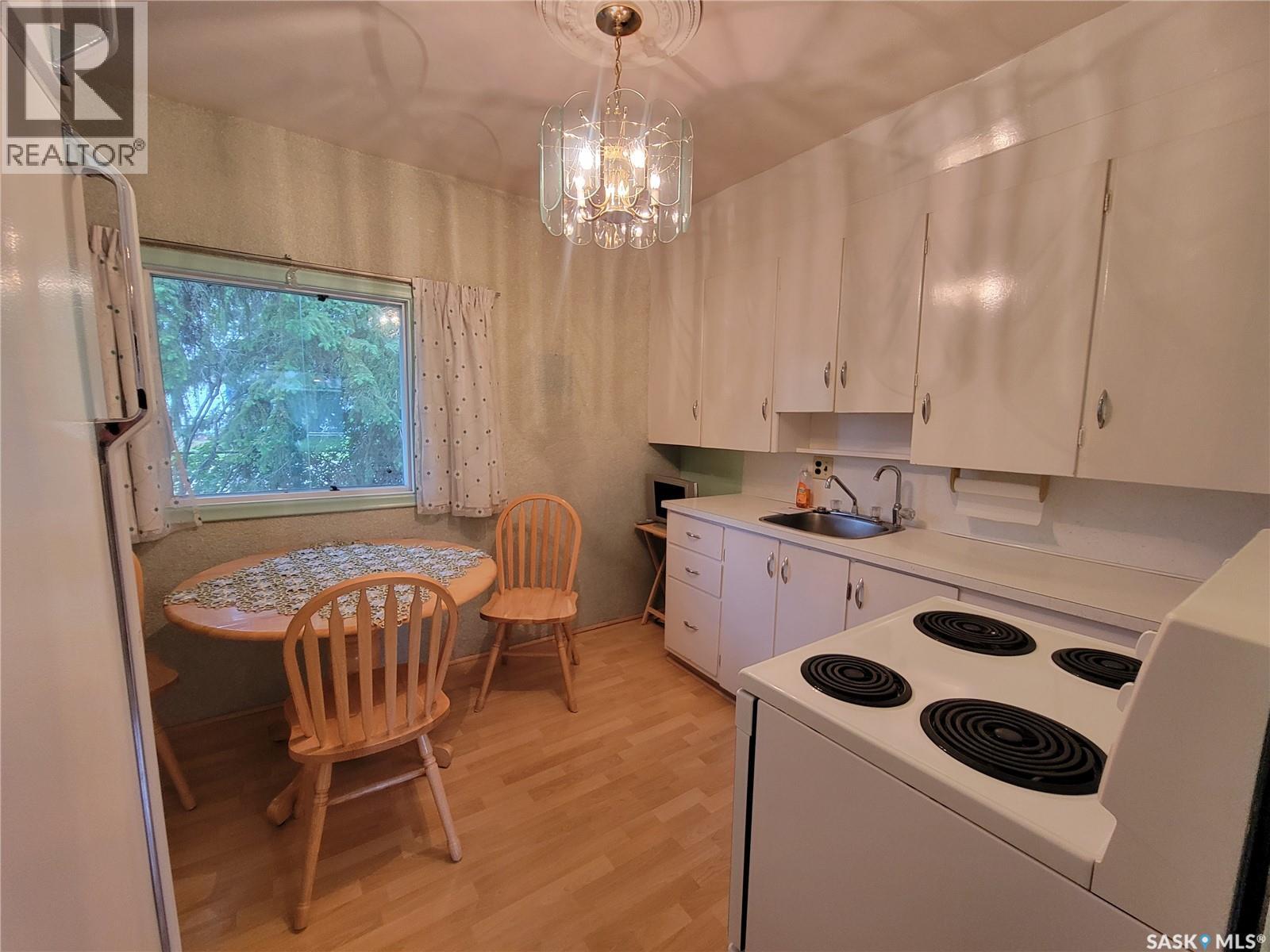 106 Railway Avenue E, Neilburg, Saskatchewan  S0M 2C0 - Photo 7 - SK046467